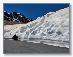 Col Iseran Moto Mur de neige
