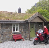 J04_Moto_Fred_Rorbu_L_1200.jpeg