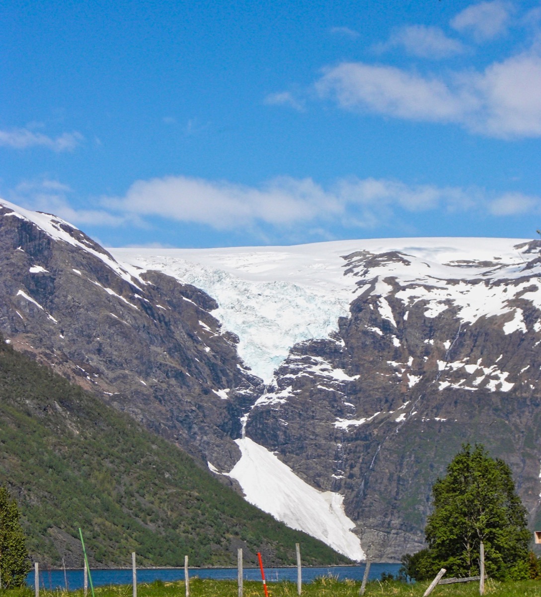Glacier se jetant dans la mer