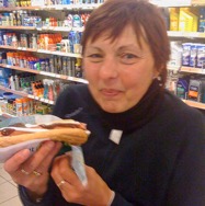 J15_Isa_HotDog_L_1200.jpeg