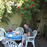 J24_Fred_PetitDej_1200.jpg