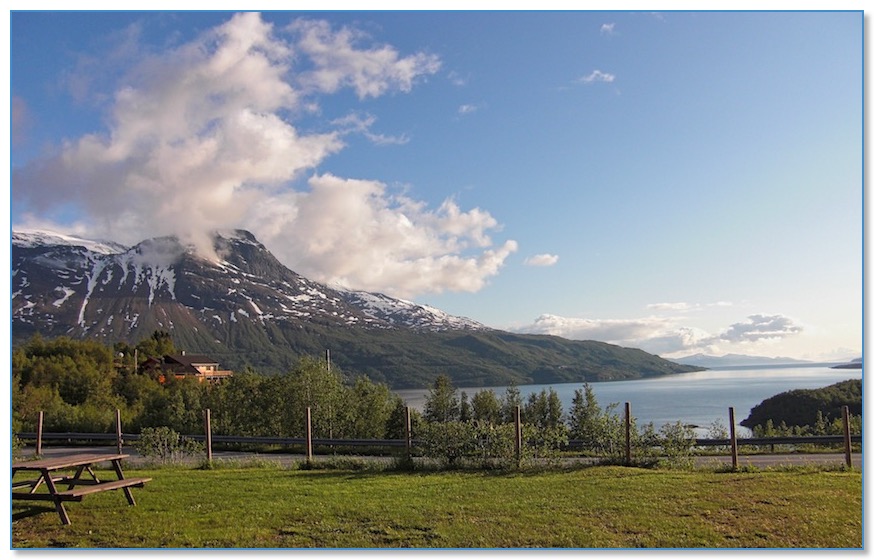 J12_Fjord_800